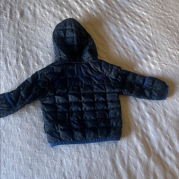 The North Face Baby Blue Thermoball Hooded Puffer Jacket - Picture 6 of 6